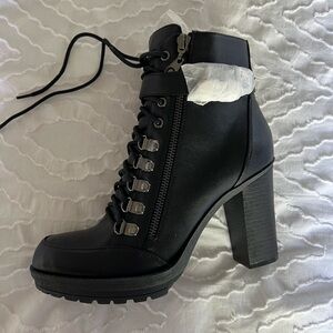 Guess boots, brand new, in box, never worn